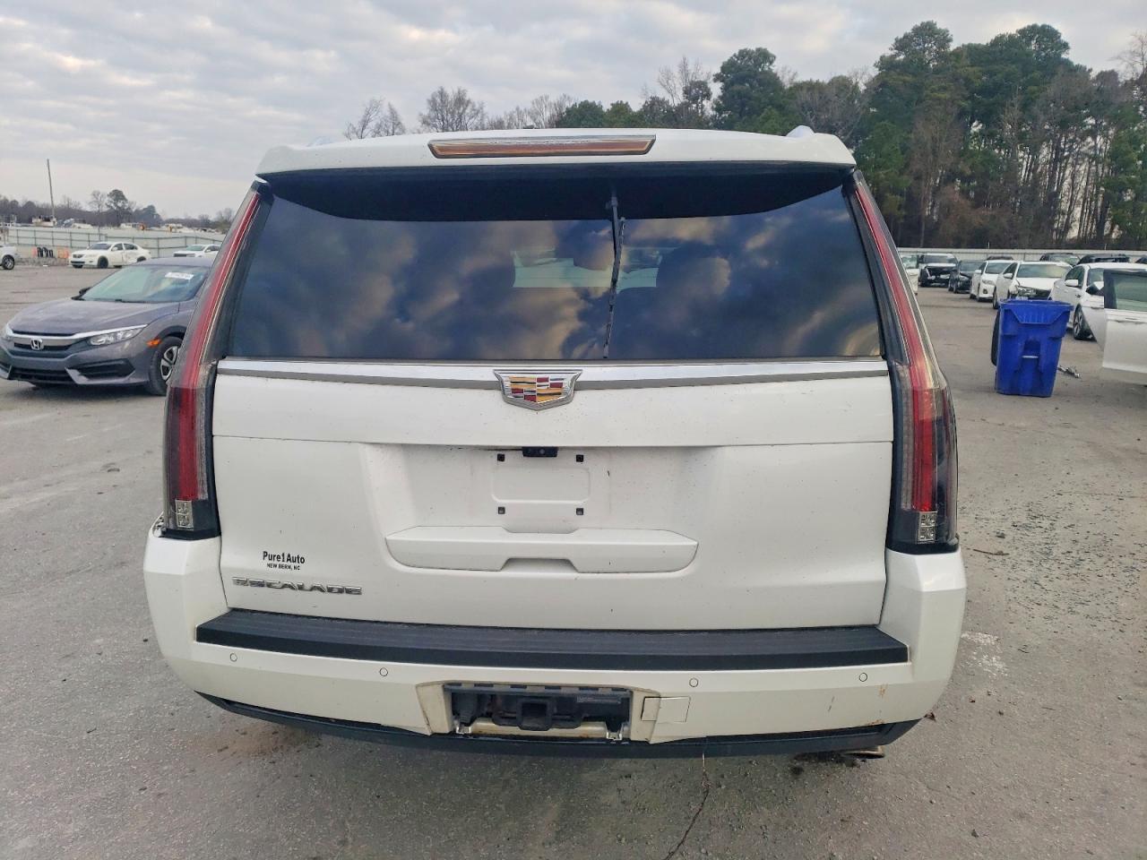 2017 Cadillac Escalade Luxury