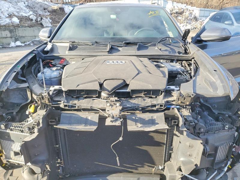 2019 Audi Q8 Premium Plus