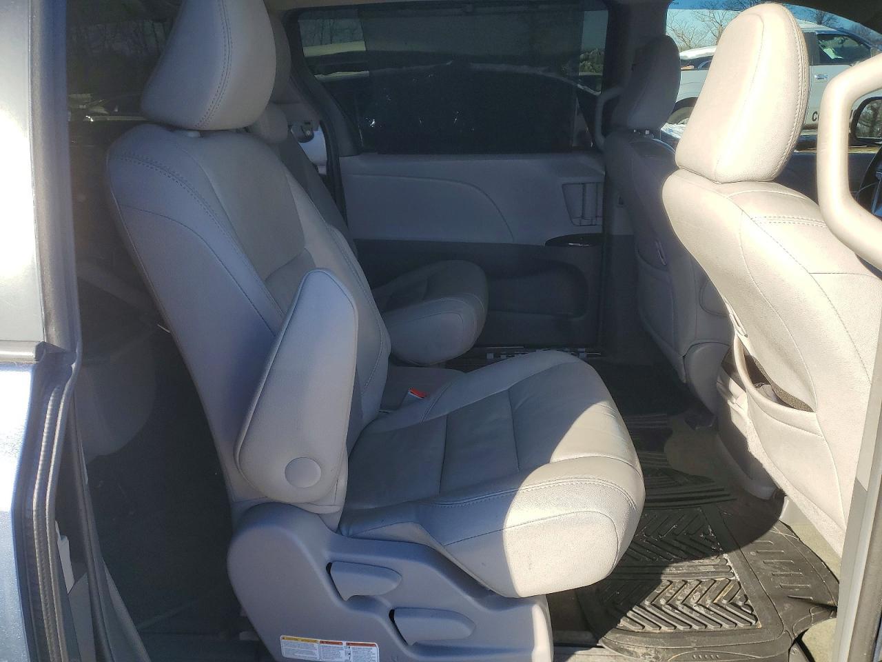2017 Toyota Sienna xle