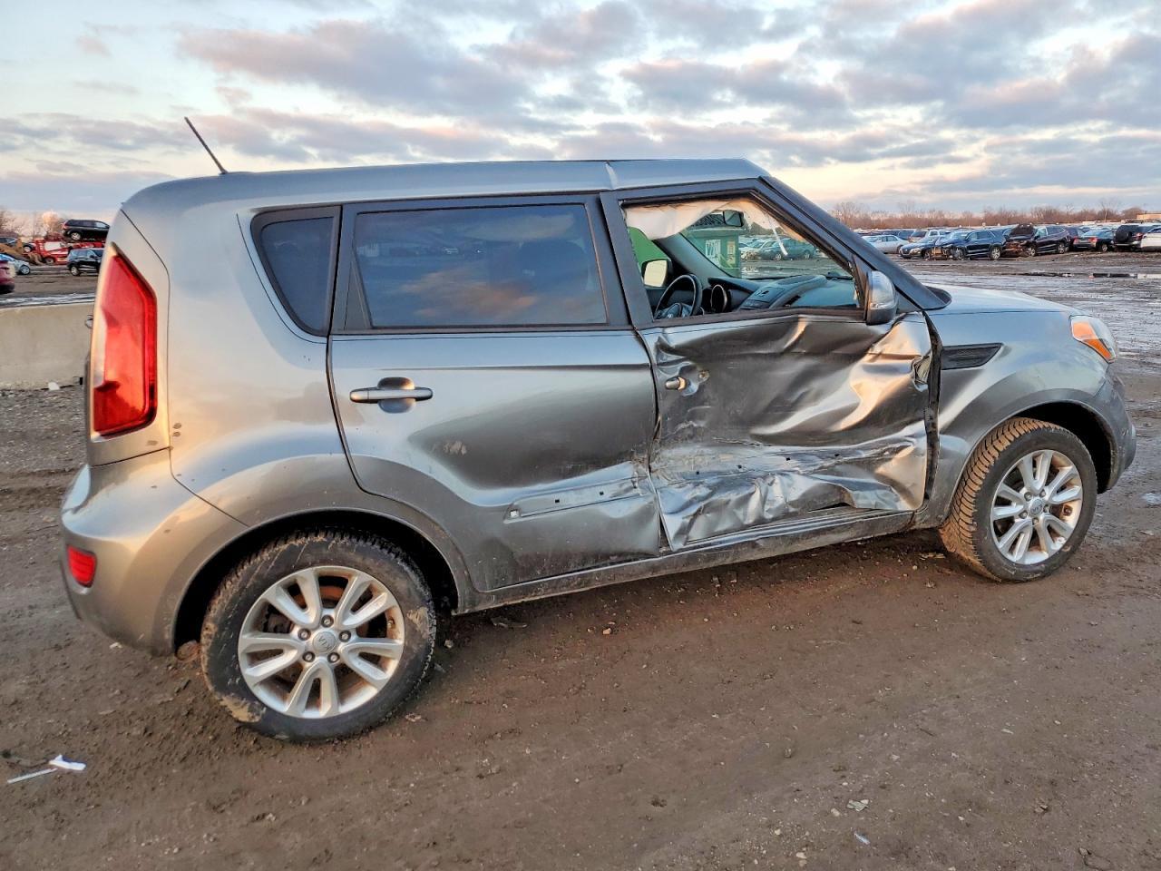 2013 KIA Soul +