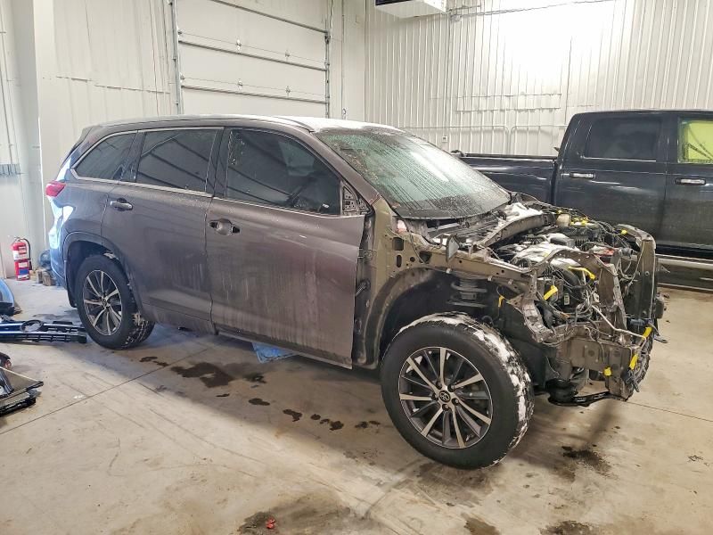 2018 Toyota Highlander se