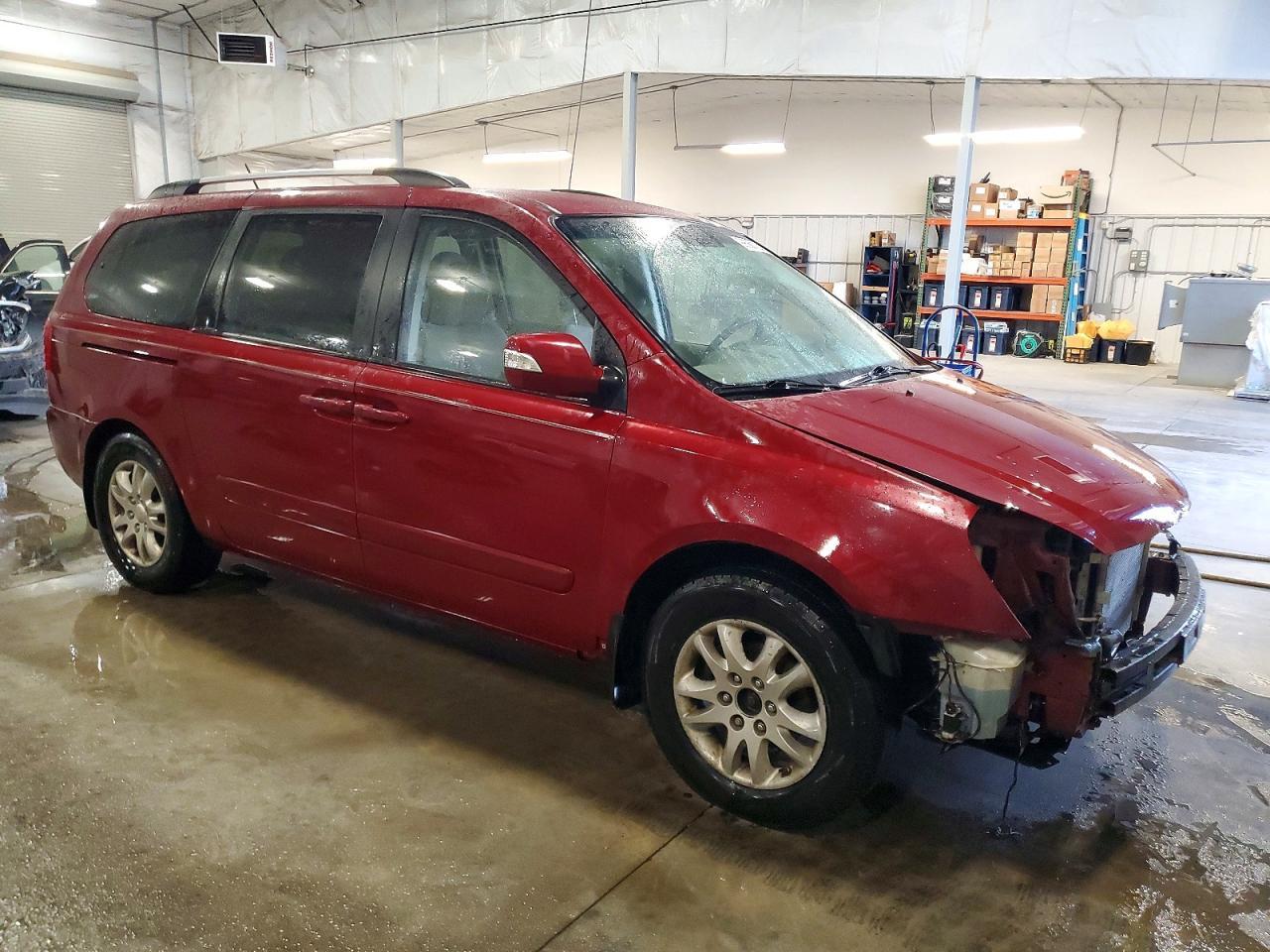 2014 KIA Sedona lx