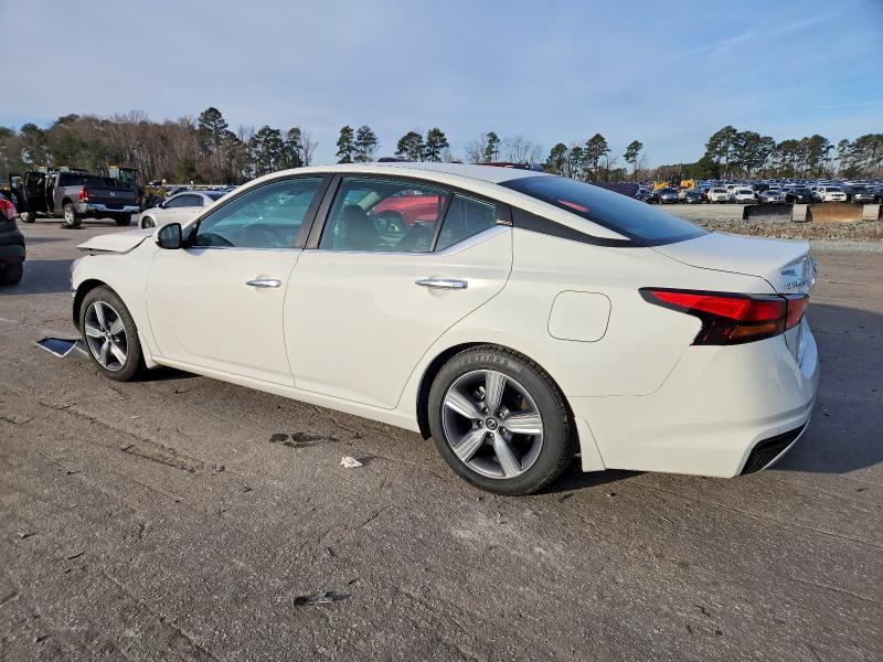 2021 Niss Altima 2.5 s