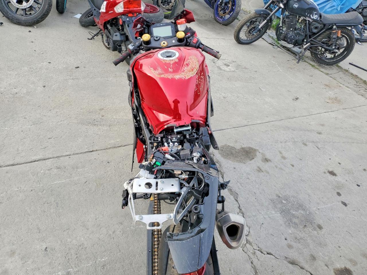 2025 Suzuki GSX-R1000