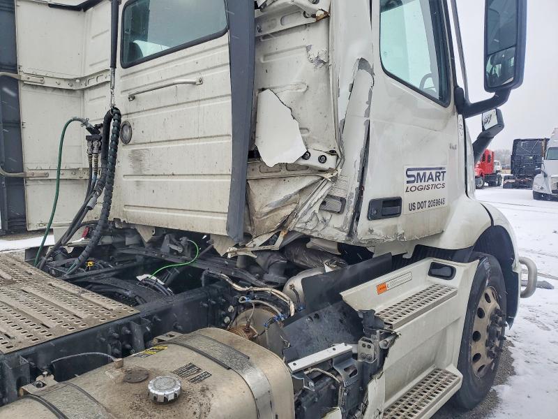 2024 Volv O VNR Semi Truck