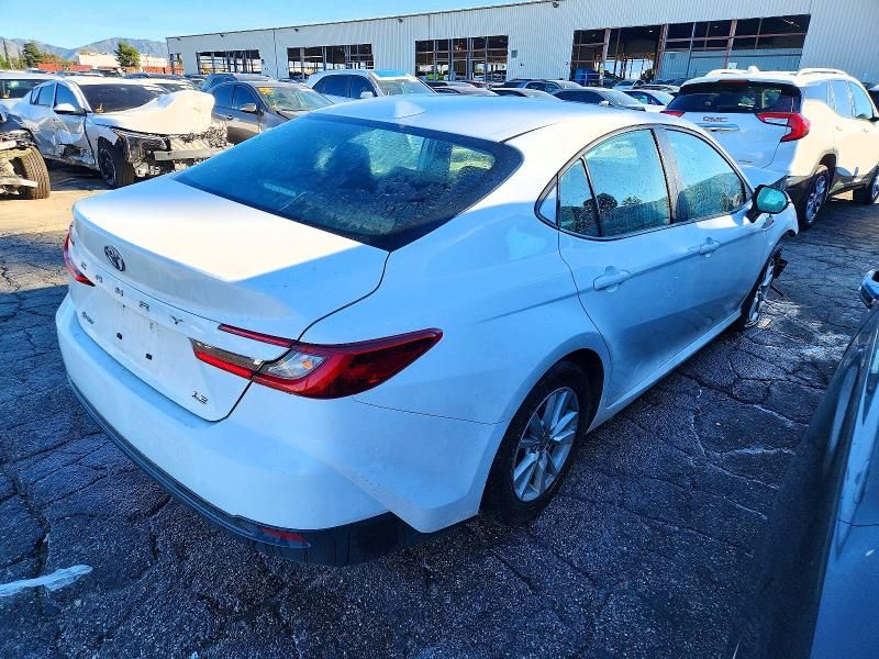 2025 Toyota Camry le