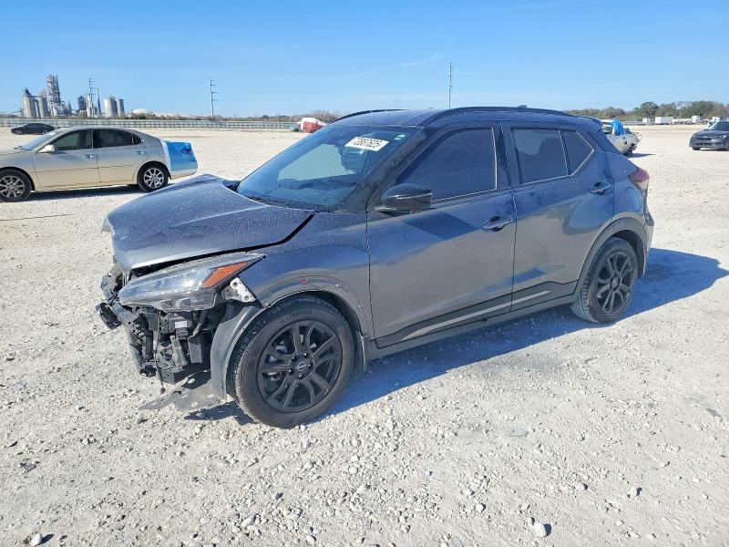 2022 Nissan Kicks sr