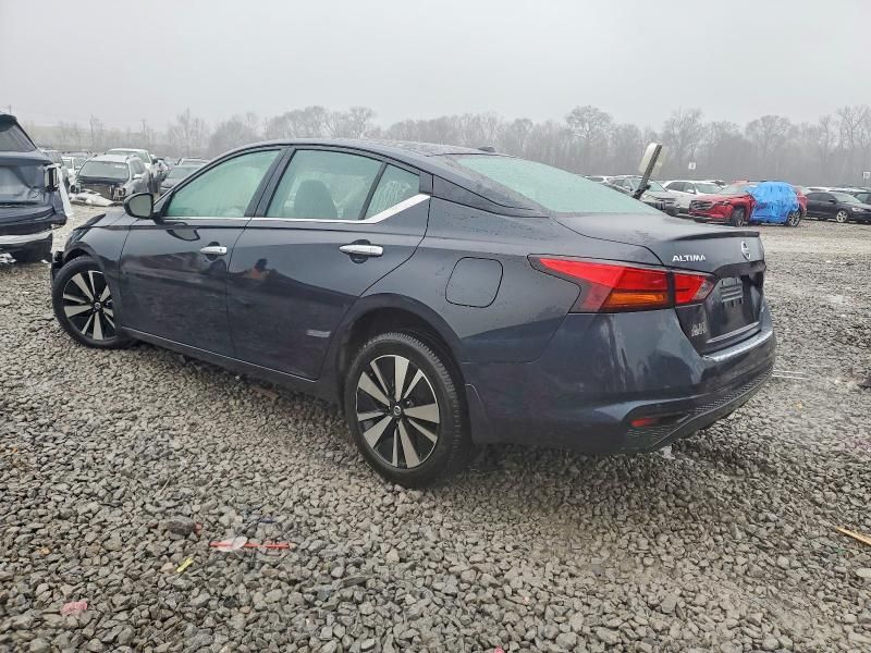 2022 Nissan Altima sv