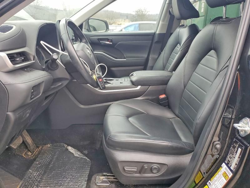 2022 Toyota Highlander Hybrid xle