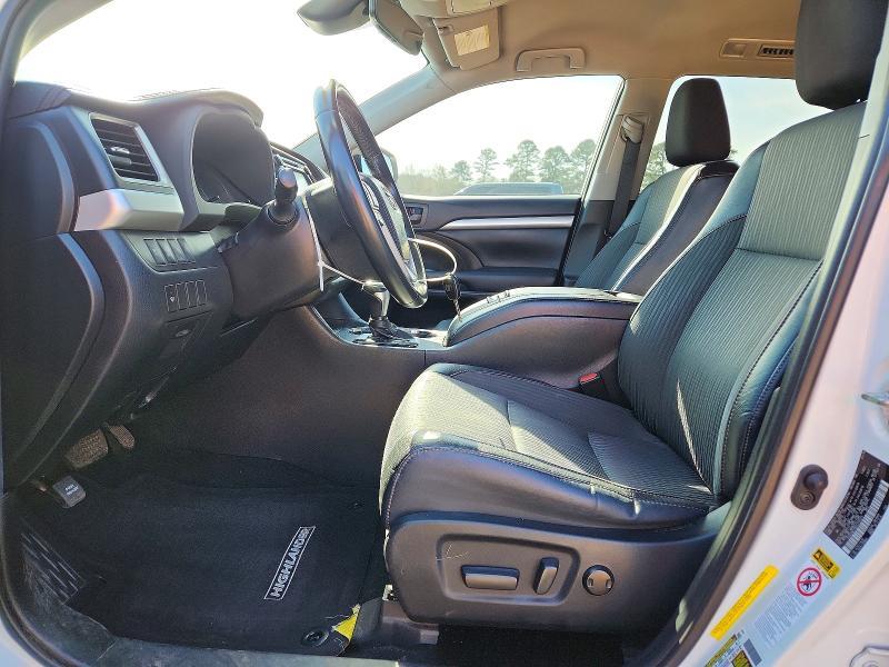 2019 Toyota Highlander le