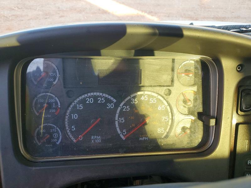 2018 Freigliner 2018 Freightliner Business Class M2 Rollback Truck