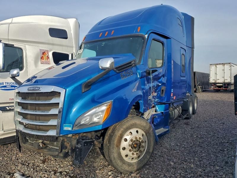 2019 Freightliner Cascadia 126 Semi Truck