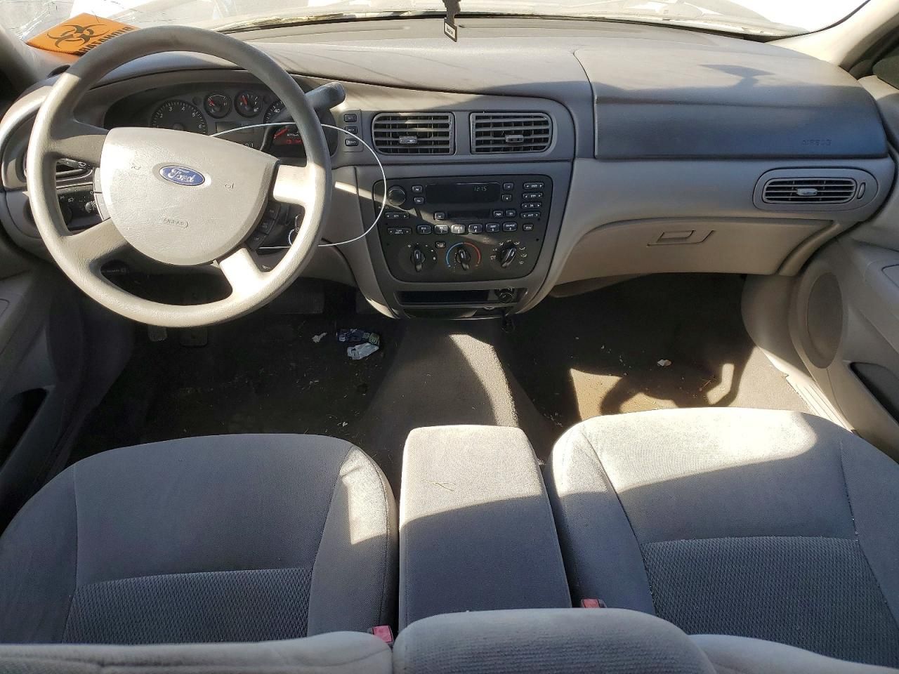2005 Ford Taurus se