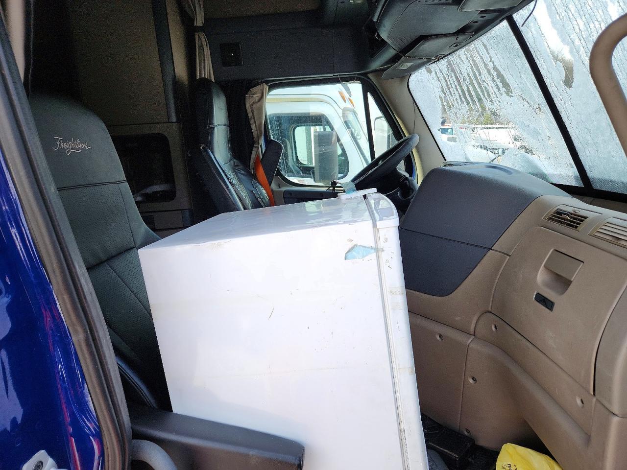2017 Freightliner Cascadia 125 Semi Truck