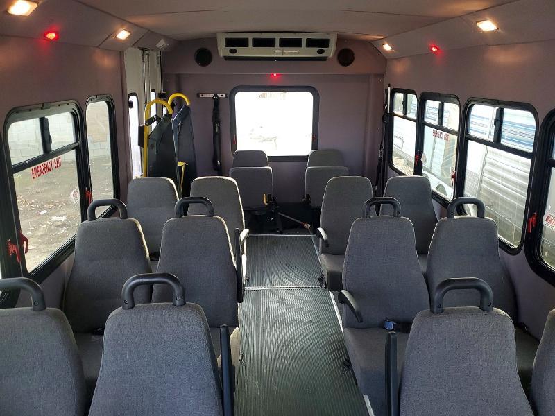 2015 Ford E450 Shuttle Bus