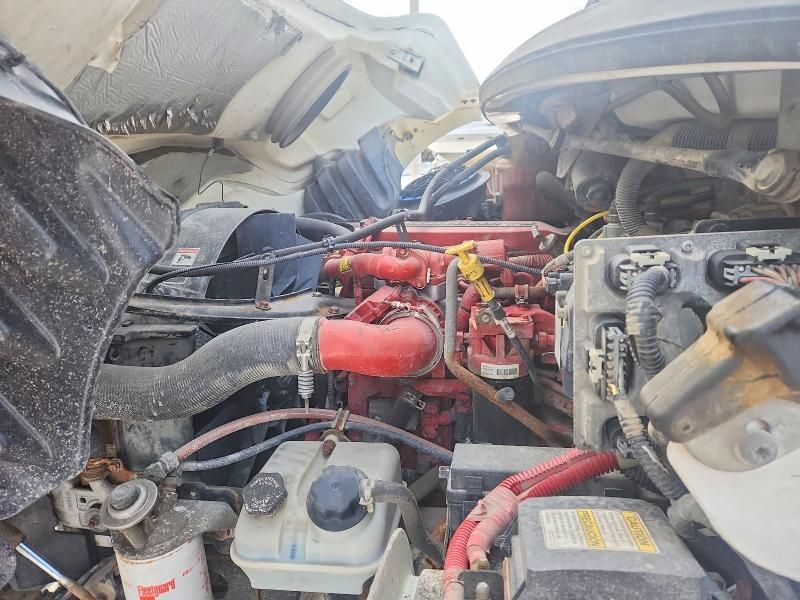 2016 Freightliner Business Class M2 BOX Truck