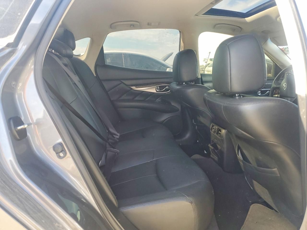 2017 Infiniti Q70 3.7