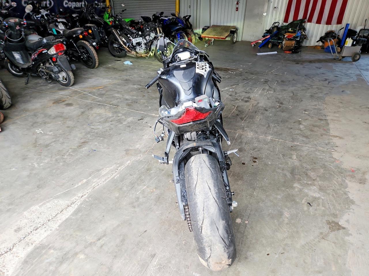 2025 Kawasaki Zx1002 l
