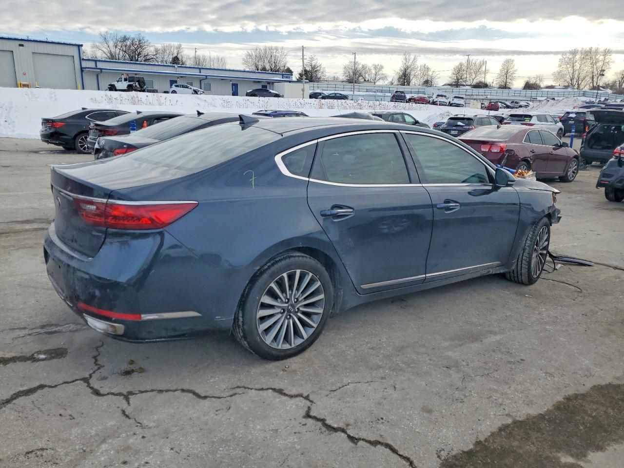 2017 KIA Cadenza Premium