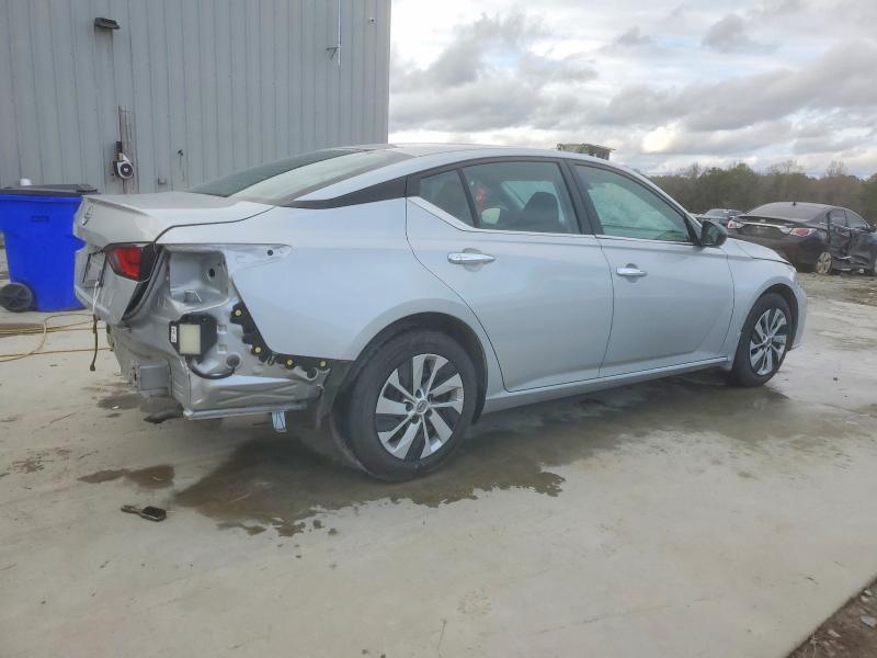 2024 Nissan Altima s