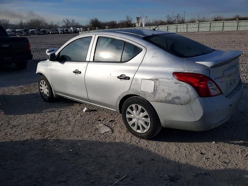 2013 Nissan Versa s