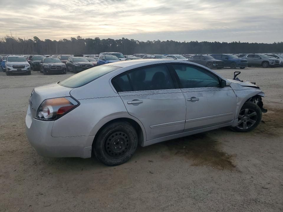 2010 Nissan Altima Base