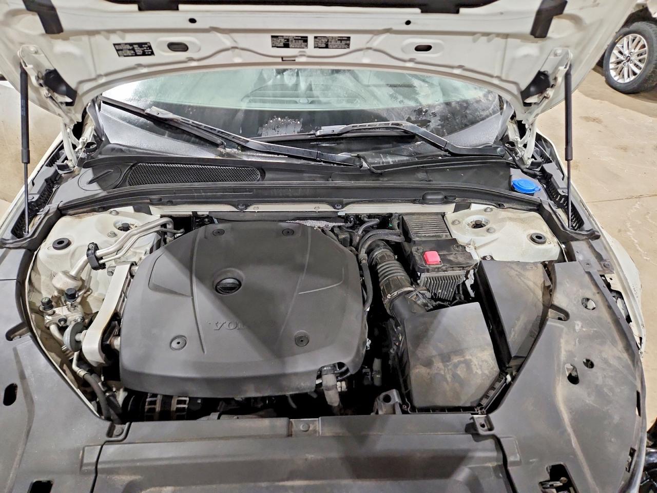 2019 Volvo V90 T6 R-design