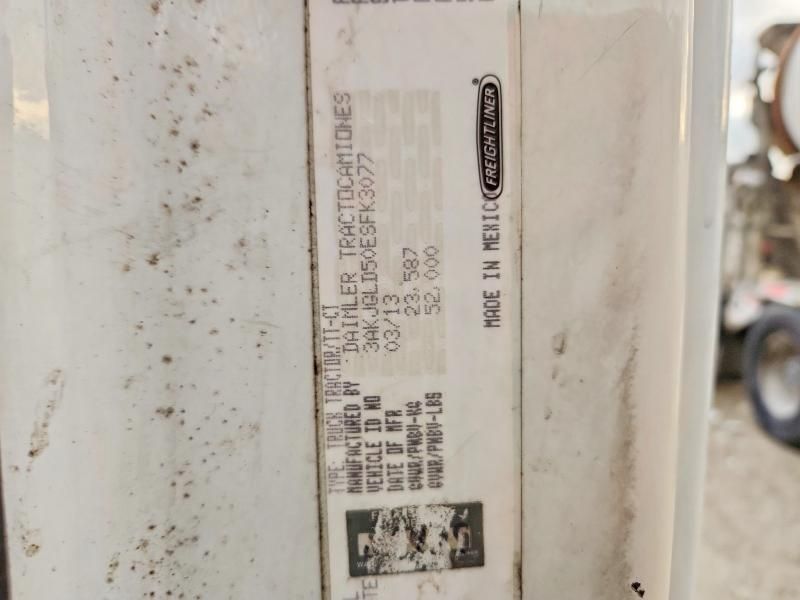 2014 Freightliner Cascadia Semi Truck