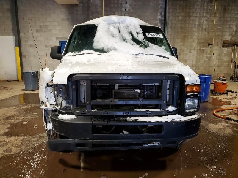2013 Ford Econoline E250 Van