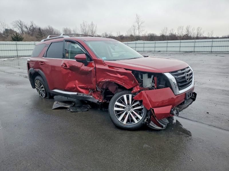 2022 Nissan Pathfinder Platinum