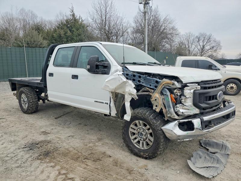 2022 Ford F250 Super Duty Flatbed Truck