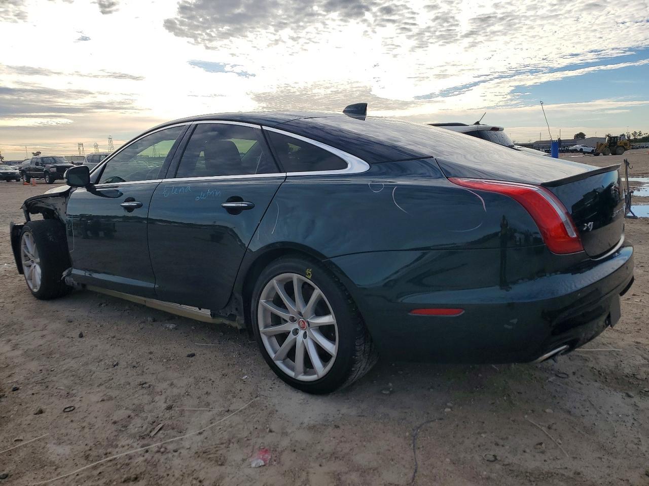 2016 Jaguar XJ