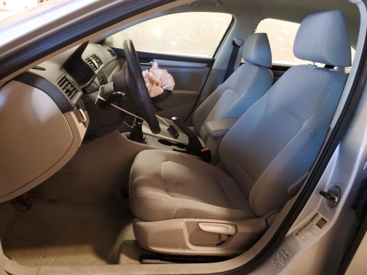 2013 Volkswagen Passat s