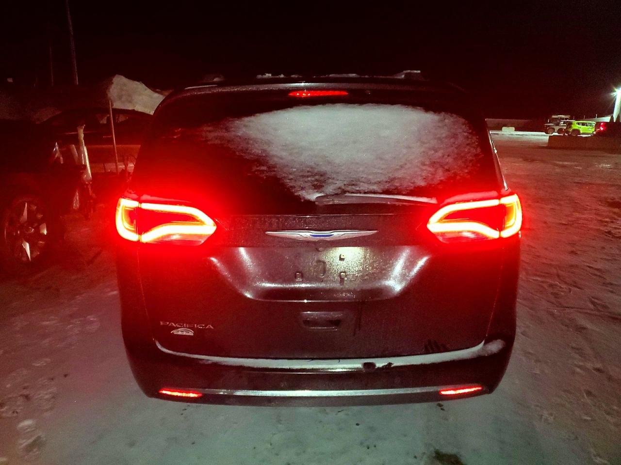 2018 Chrysler Pacifica Touring l