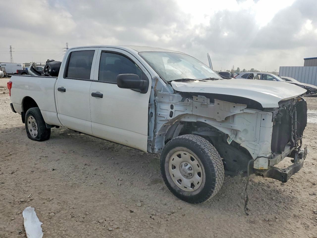 2022 Nissan Titan xd s