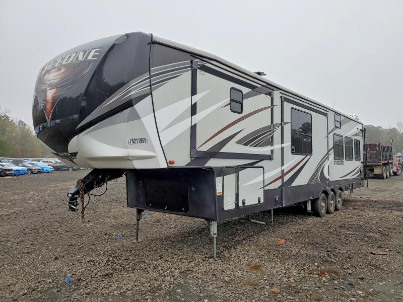 2018 Heartland Cyclone-Camper