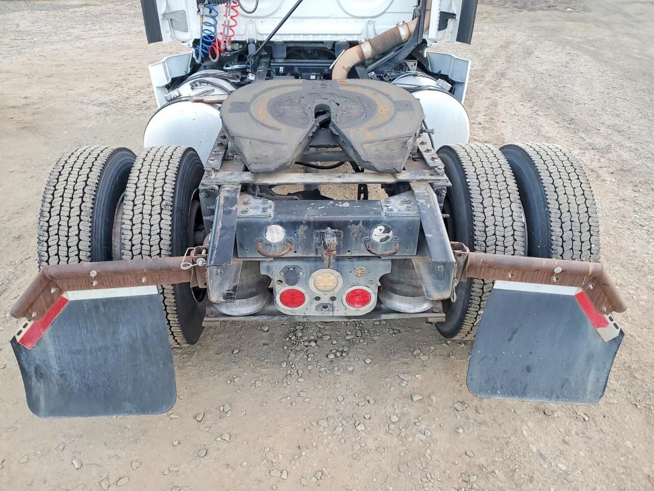 2015 Freightliner Cascadia Semi Truck