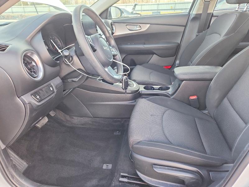 2023 KIA Forte lx