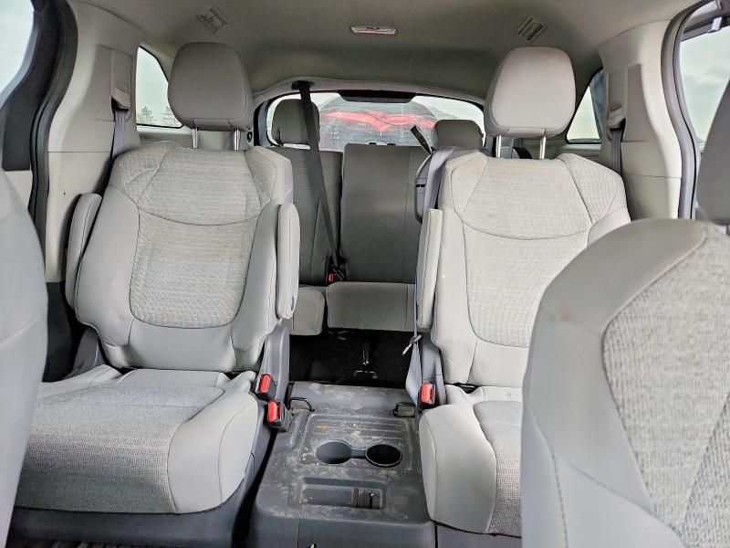2021 Toyota Sienna le