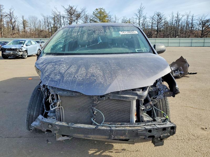 2020 Toyota Sienna xle
