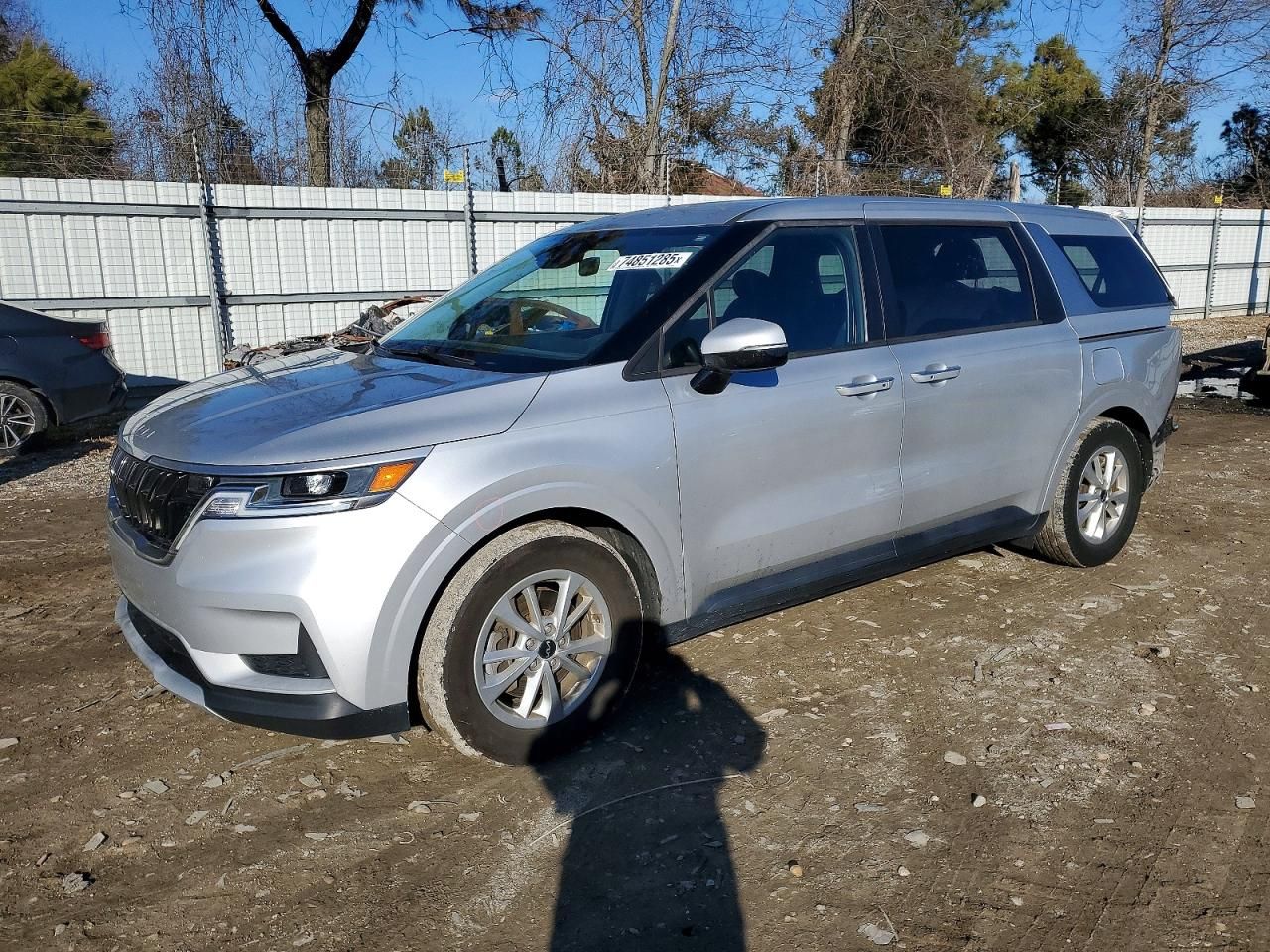2023 KIA Carnival lx