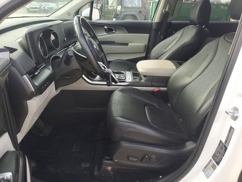 2023 KIA Carnival lx