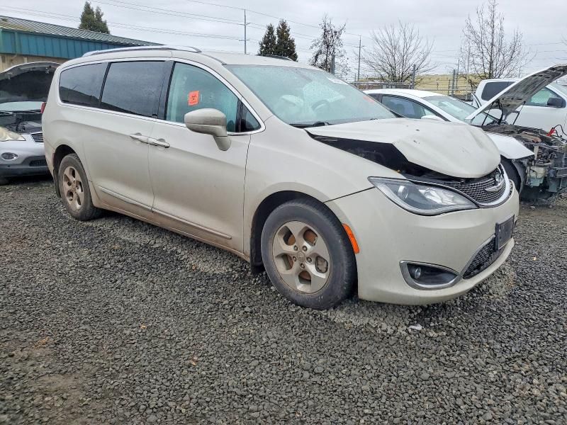 2017 Chrysler Pacifica Touring l Plus