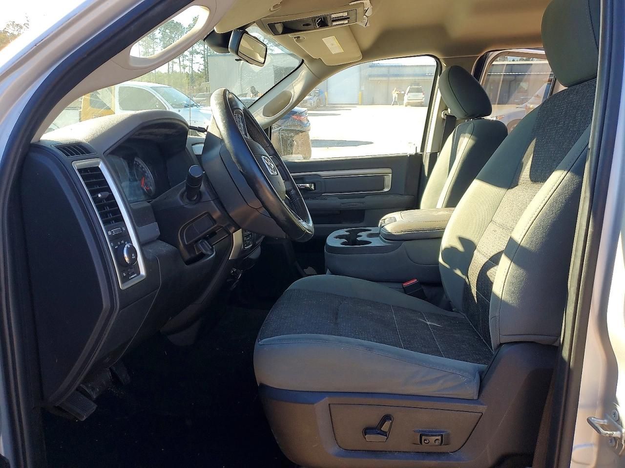 2016 Dodge Ram 1500 slt