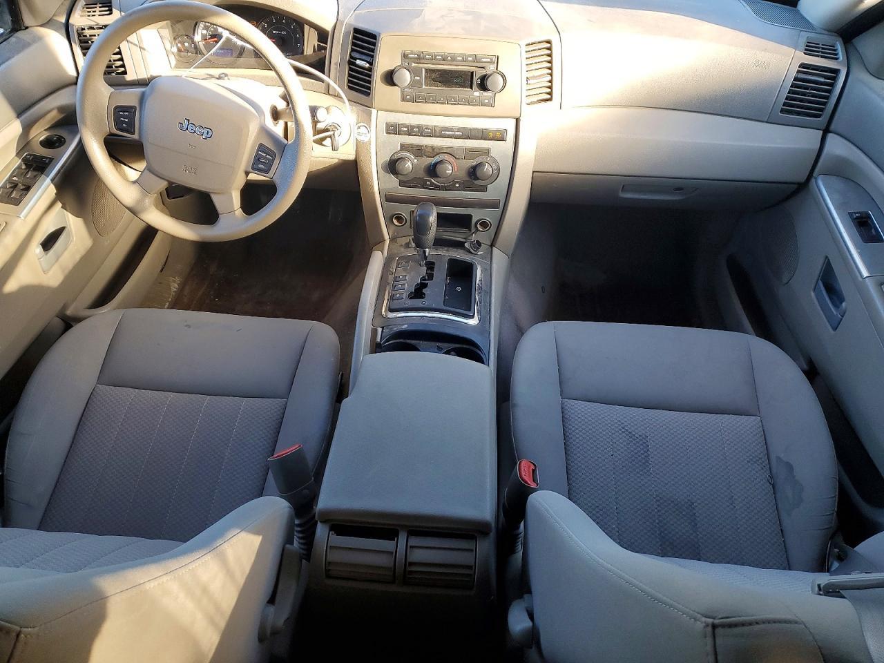 2005 Jeep Grand Cherokee Laredo