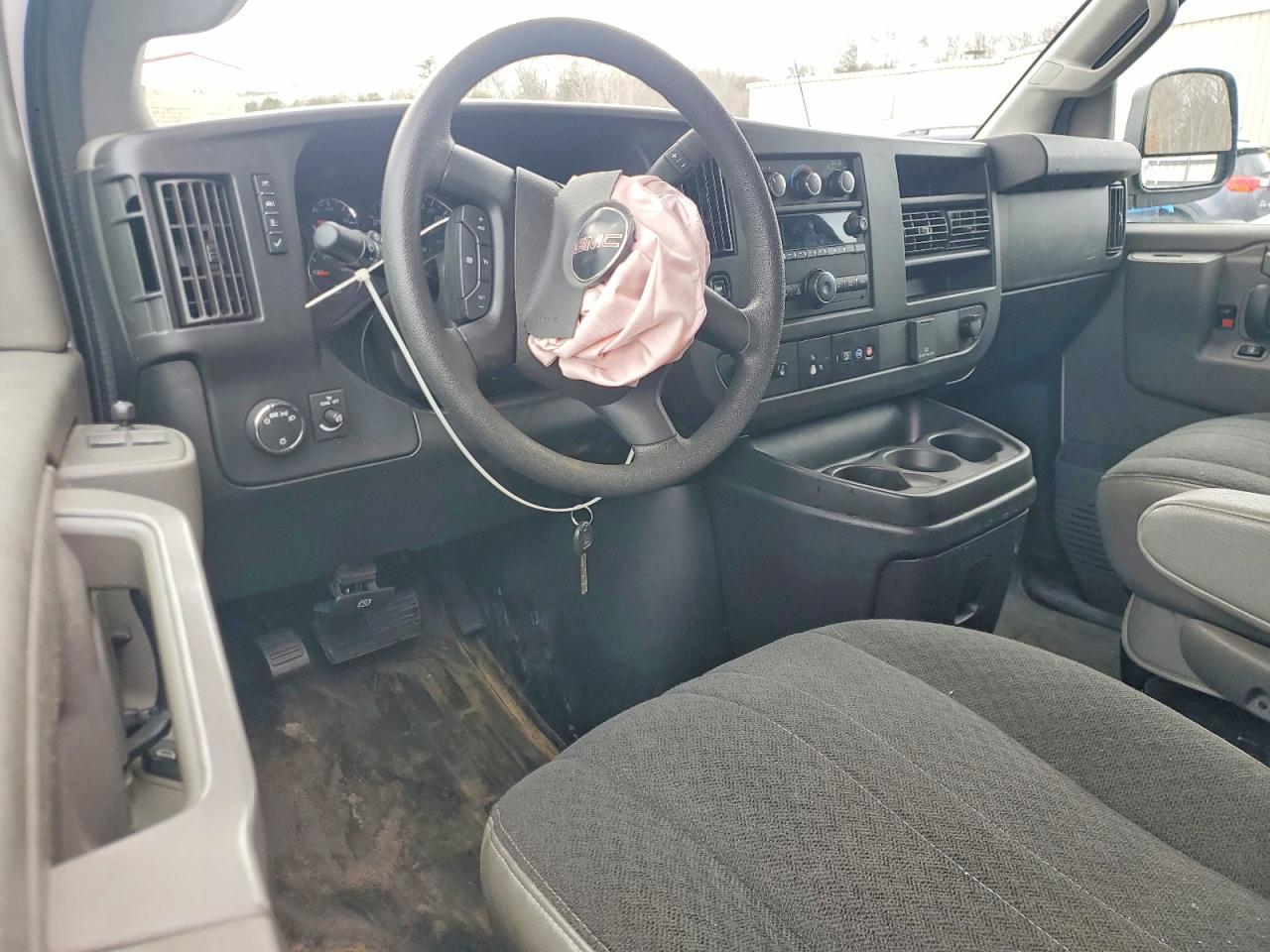2021 GMC Savana G2500 Delivery van