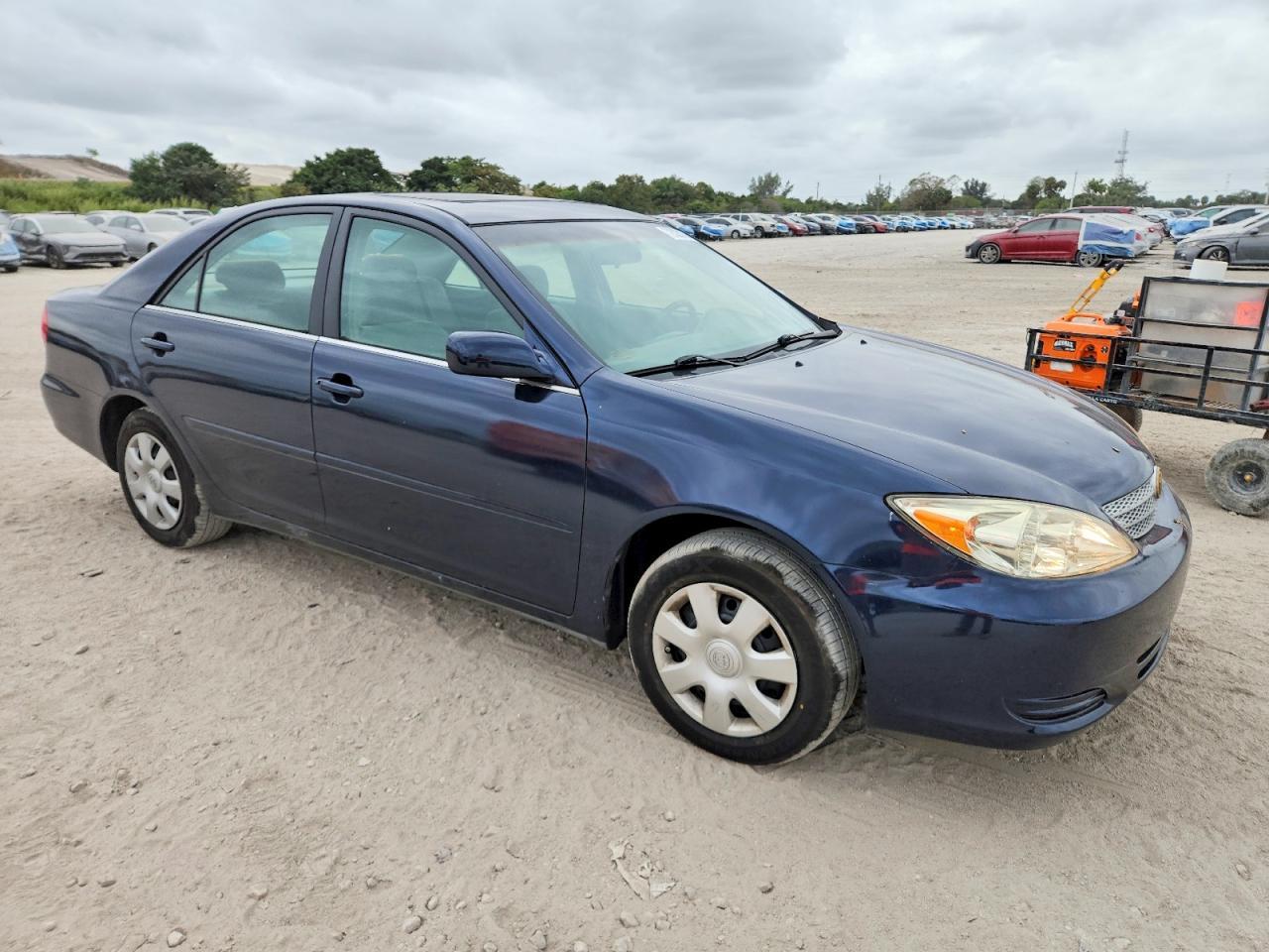 2004 Toyota Camry le