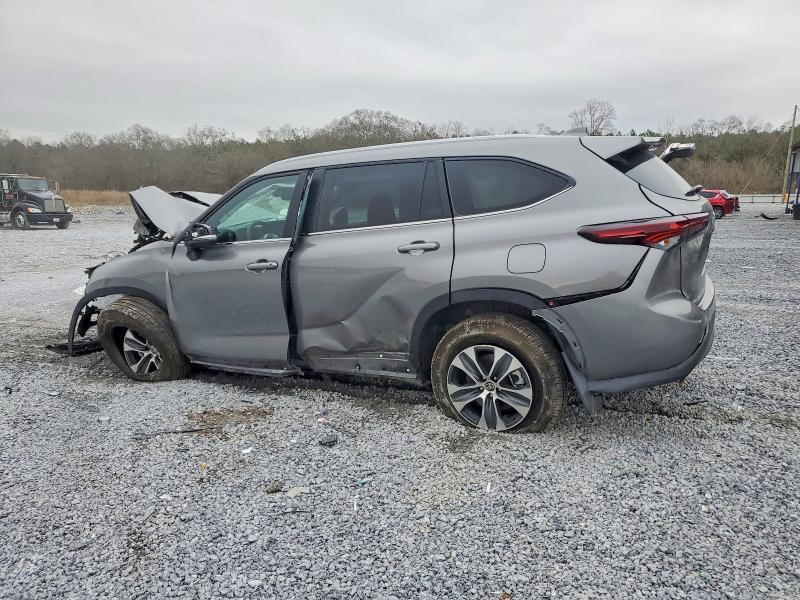 2026 Toyota Highlander xle