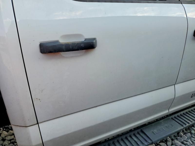 2023 Ford F550 Super Duty Flatbed Truck