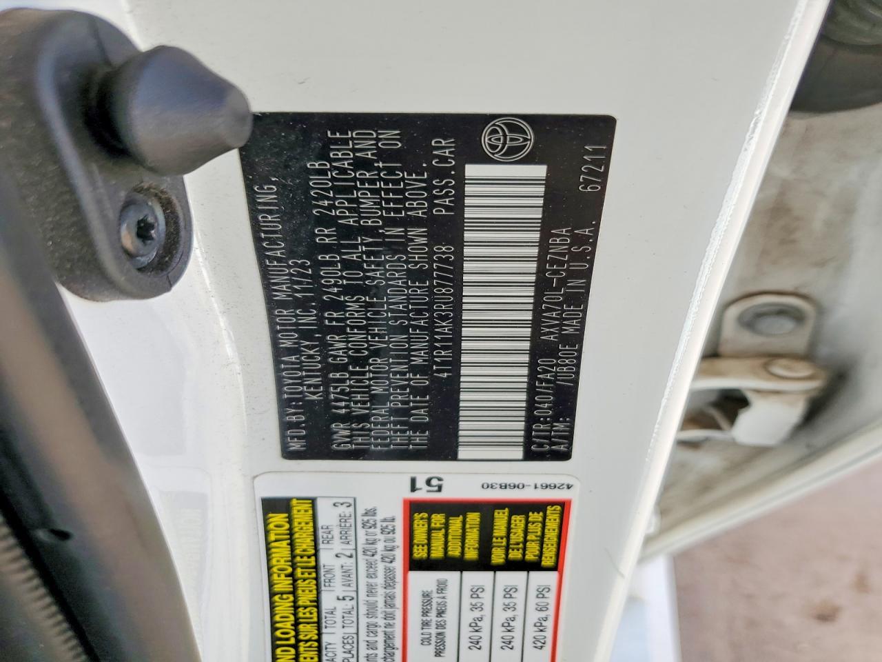 2024 Toyota Camry le